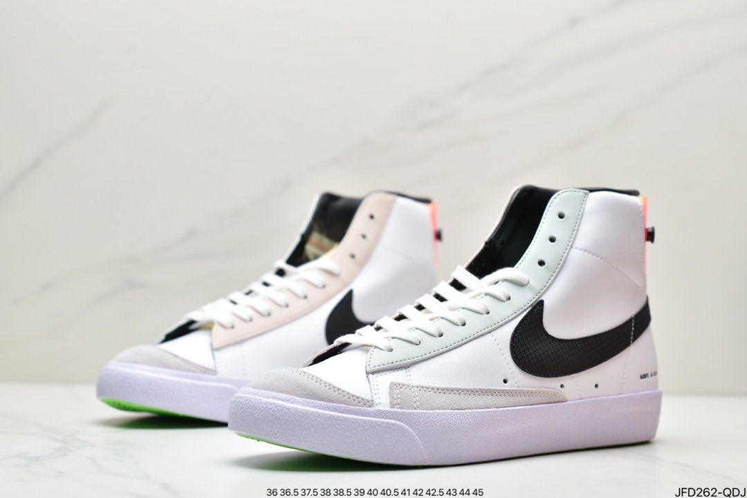 LPL x Nike Blazer Mid Video Game White Black Powder This product of the Nike Blazer Mid features a white leather sole DO2331-101