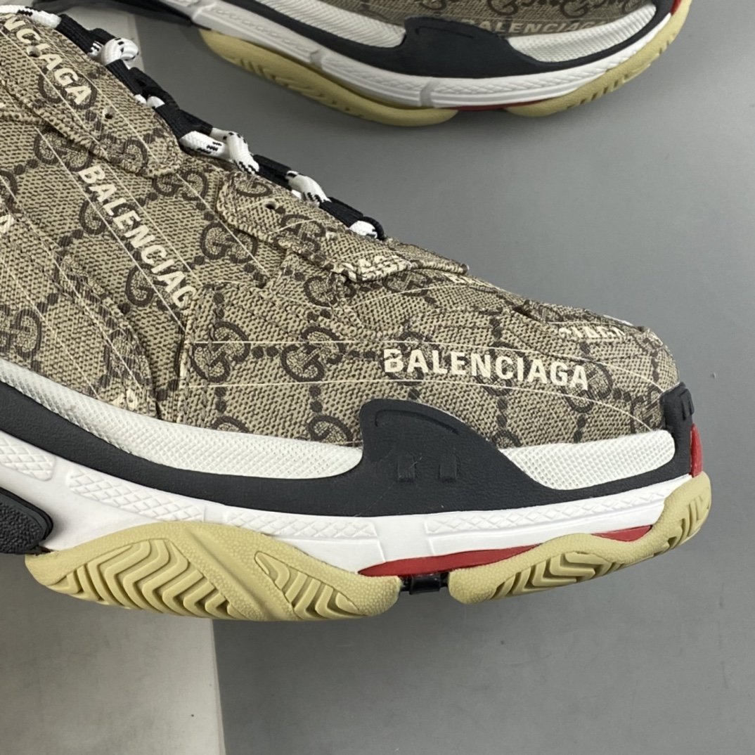 Gucci x Balenciaga Triple S Clear Sole Sneaker”The Hacker Project” 681067 UMO20 9766