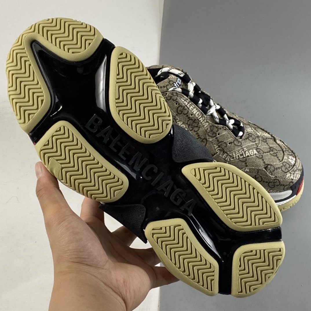 Gucci x Balenciaga Triple S Clear Sole Sneaker”The Hacker Project” 681067 UMO20 9766