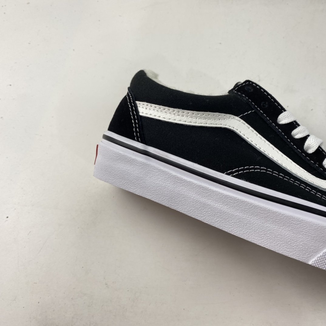 Vans Old School Vans Classic Low Top Plus Velvet VN000D3HY28