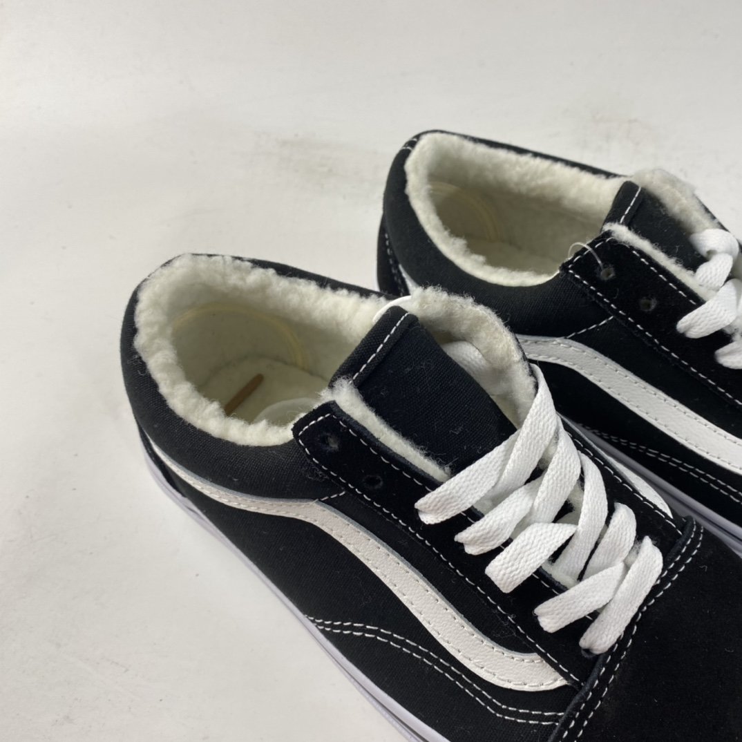 Vans Old School Vans Classic Low Top Plus Velvet VN000D3HY28