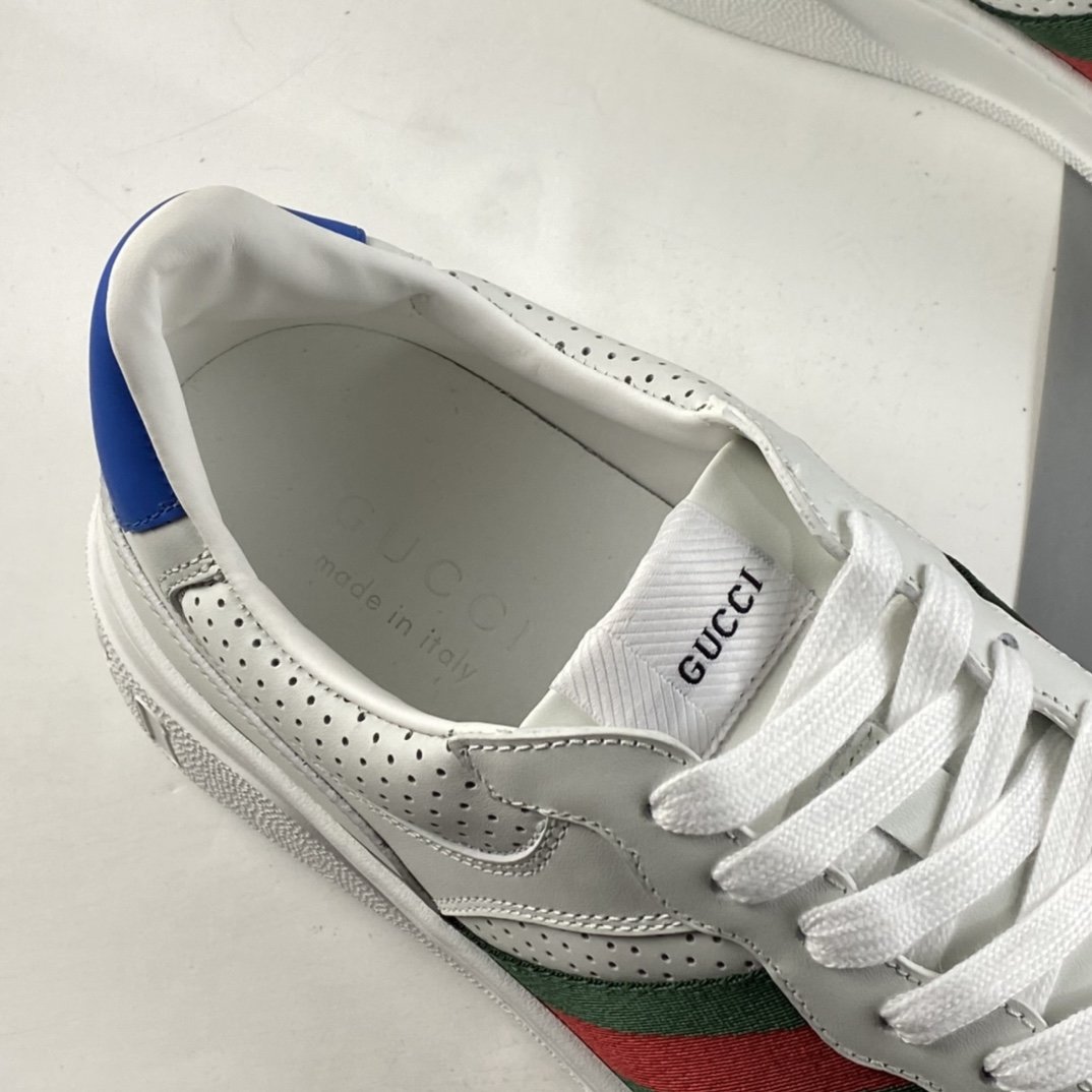 GUCCI Chunky B luxury brand Gucci low-top sneakers