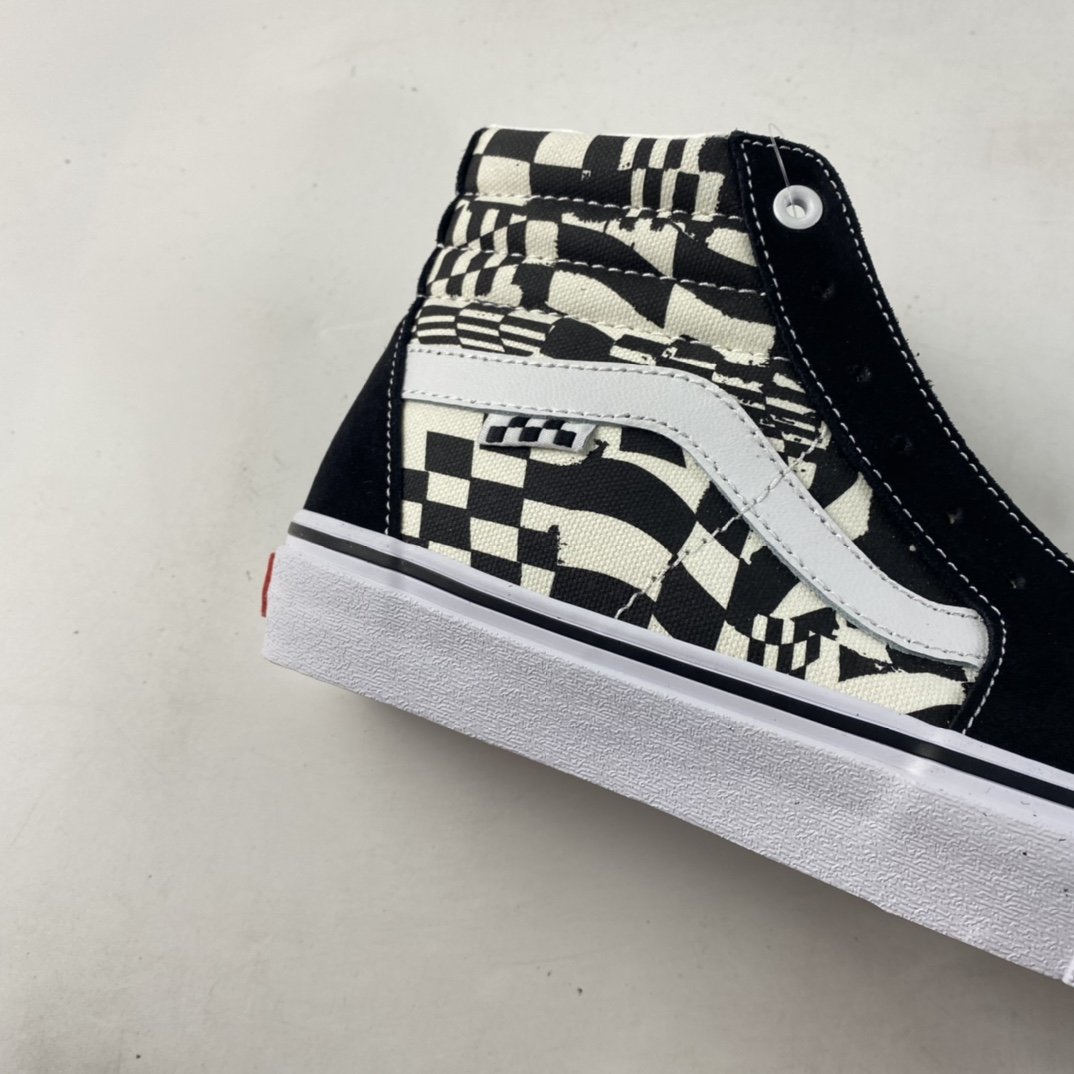 Vans Sk8-Hi Vans official black and white checkerboard side stripe professional skateboard shoes VN0A5FCC9CU