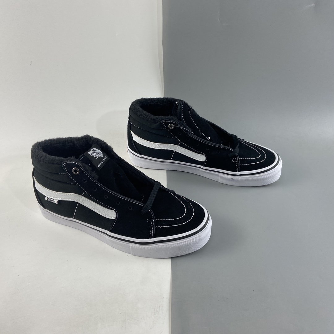 VANS Sk8-Mid Pro Vance mid-top black and white striped plus velvet professional board shoes VN0A347UY28