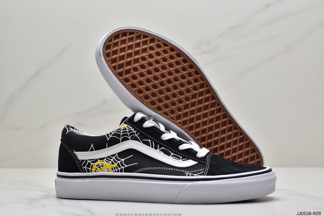 Vans Old Skool Classic Low-Top Sneakers