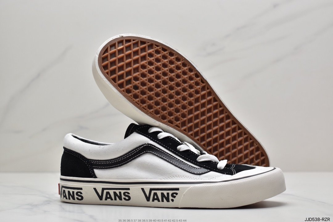 Vans Old Skool Classic Low-Top Sneakers