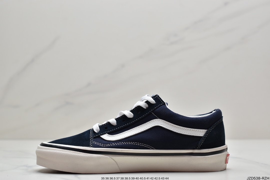 Vans Old Skool Classic Low-Top Sneakers