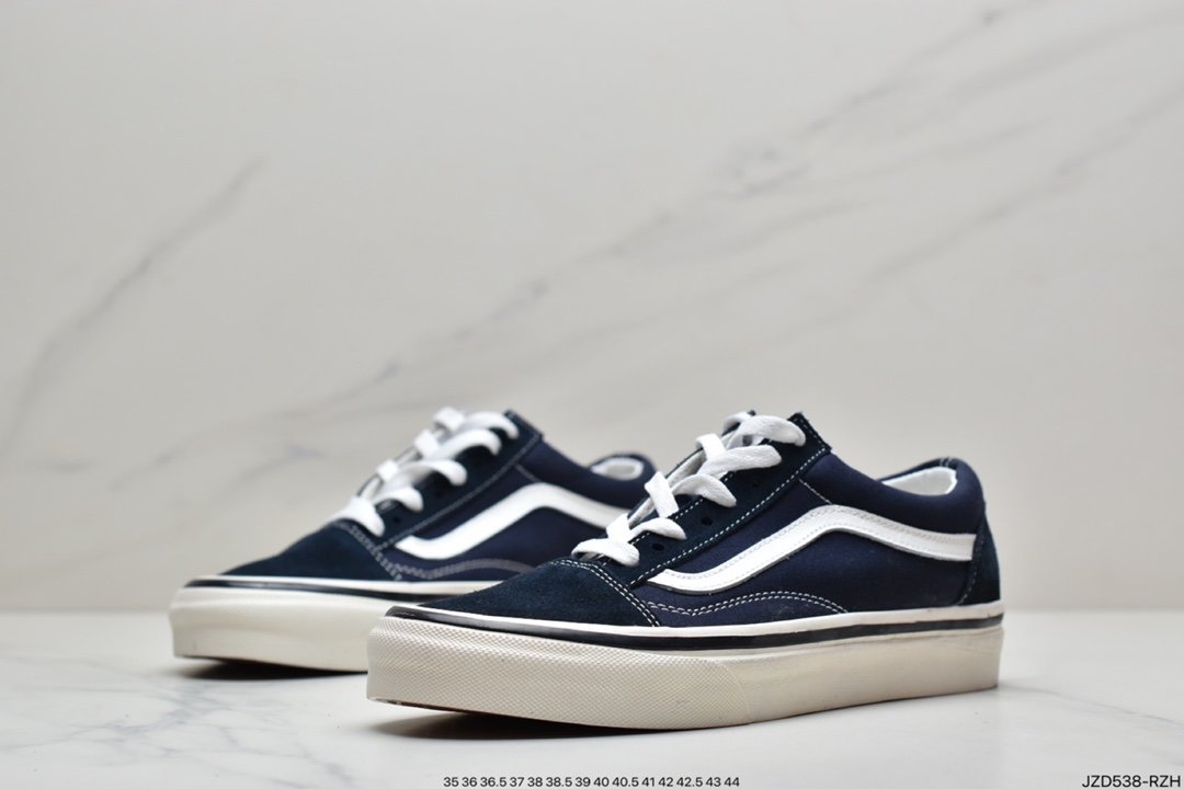 Vans Old Skool Classic Low-Top Sneakers