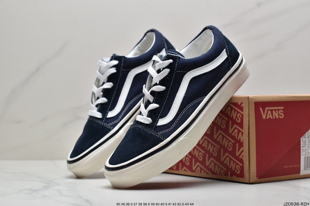 Vans Old Skool Classic Low-Top Sneakers